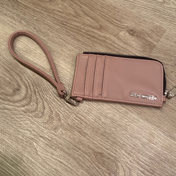 NWOT Steve Madden Mauve Zip Around Wristlet - Picture 2 of 5